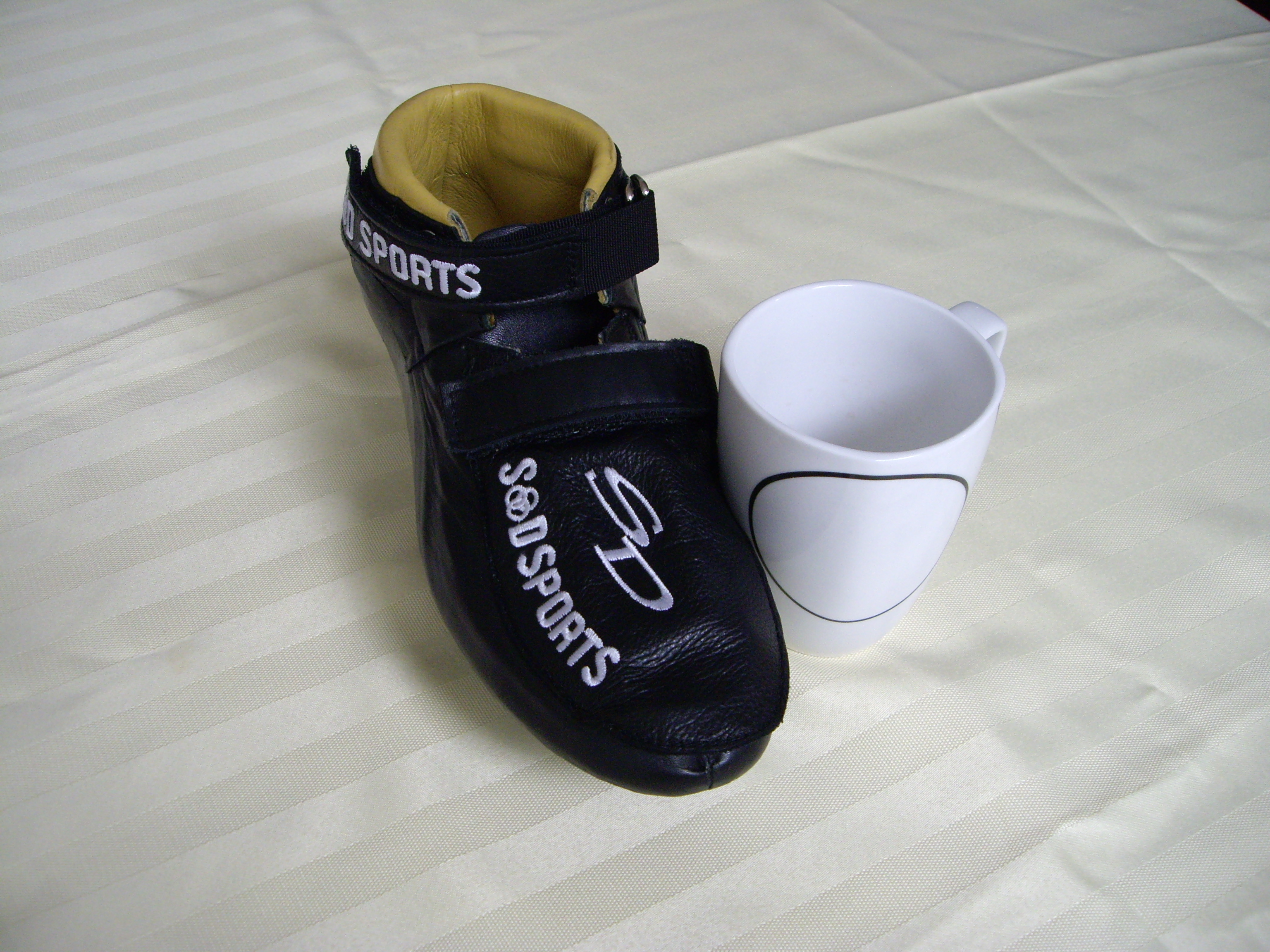 Use a mug for ankle extension.